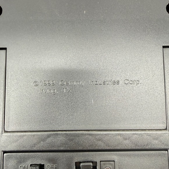 Gemmy Big Mouth Billy Bass Green Silver Plastic Singing Fish 1999 VTG - Picture 10 of 11